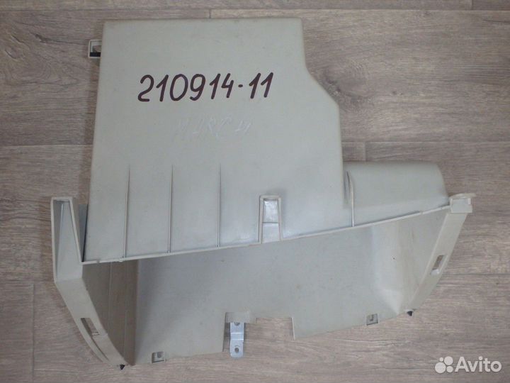 Бардачок (перчаточный ящик) March Марч