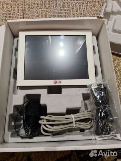 Цифровая Фоторамка LG F8012N