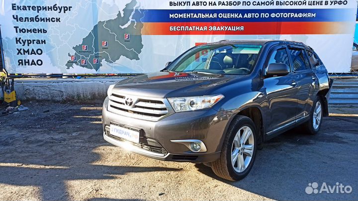 Замок двери передней правой Toyota Highlander 2 69