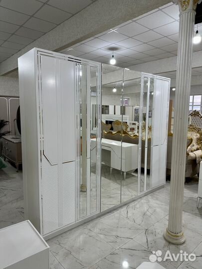 Спальный гарнитур