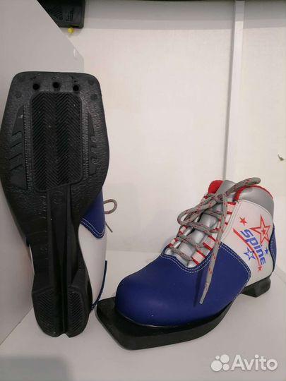 Лыжные ботинки