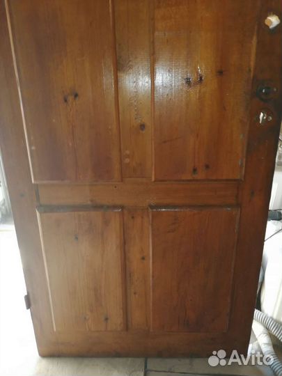 Дверь входная 204 на 87, другая 200 на 80