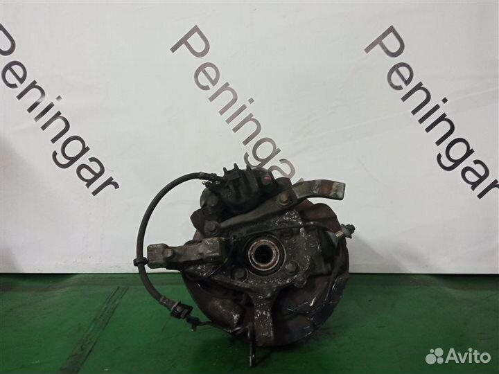 Ступица (кулак, цапфа) передняя левая Volvo V70 SW