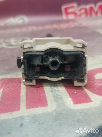 Форсунка омывателя фары передняя правая Toyota Lan