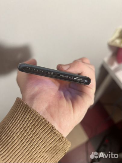 iPhone 11 Pro, 64 ГБ