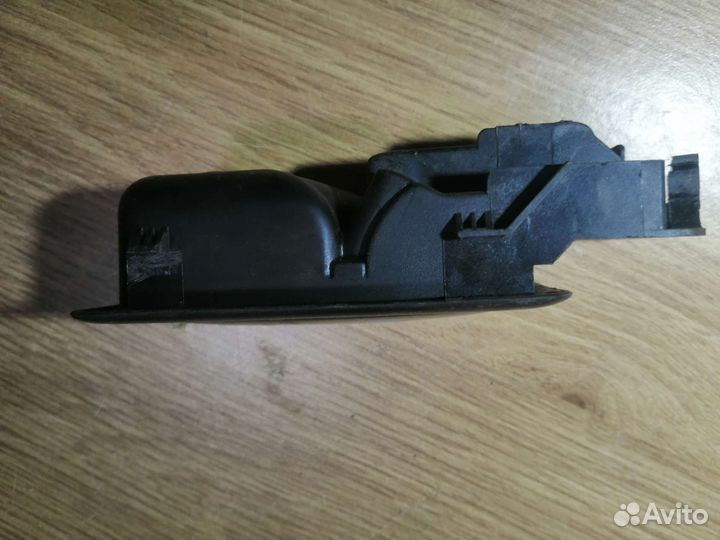 Ручка двери внутренняя audi 80 левая