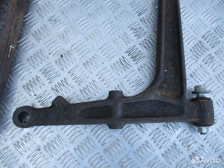 Рычаг передний нижний Фольксваген Транспортер Т4