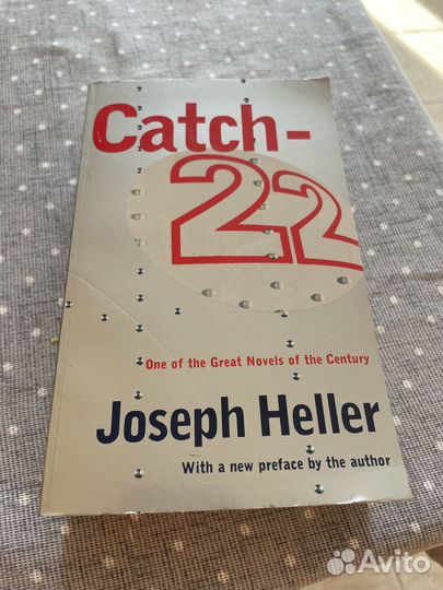Catch-22 by Joseph Heller. Книга на английском