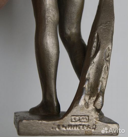 Винтажная статуэтка 