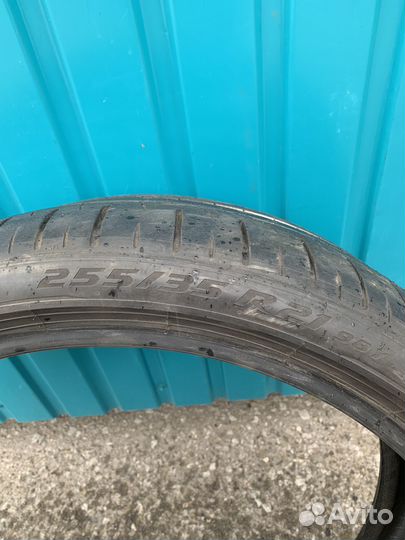 Pirelli P Zero 255/35 R21
