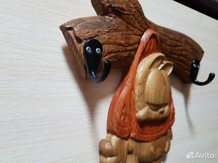 Вешалка настенная деревянная 