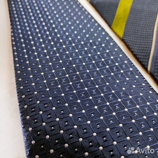 Giorgio Armani Галстук мужской шёлковый