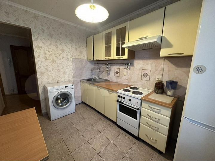 2-к. квартира, 55 м², 4/10 эт.