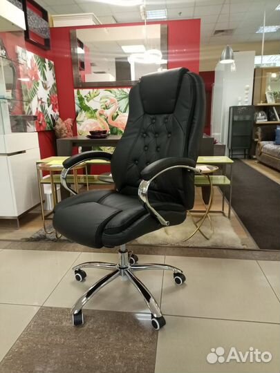 Компьютерное кресло черная эко кожа