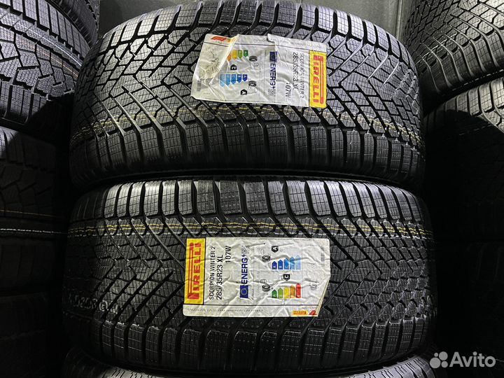 Pirelli Scorpion Winter 2 285/35 R23 и 325/30 R23 111W