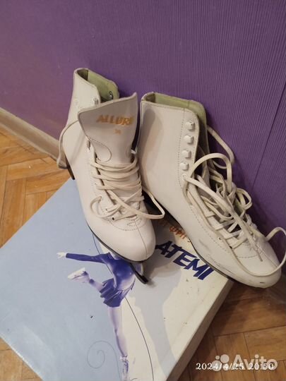 Коньки фигурные 38 размер