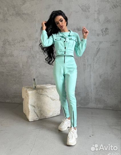 Костюм весна 2024