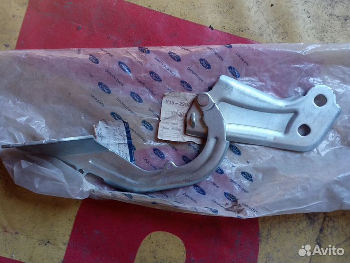 Петля капота правая ford focus3