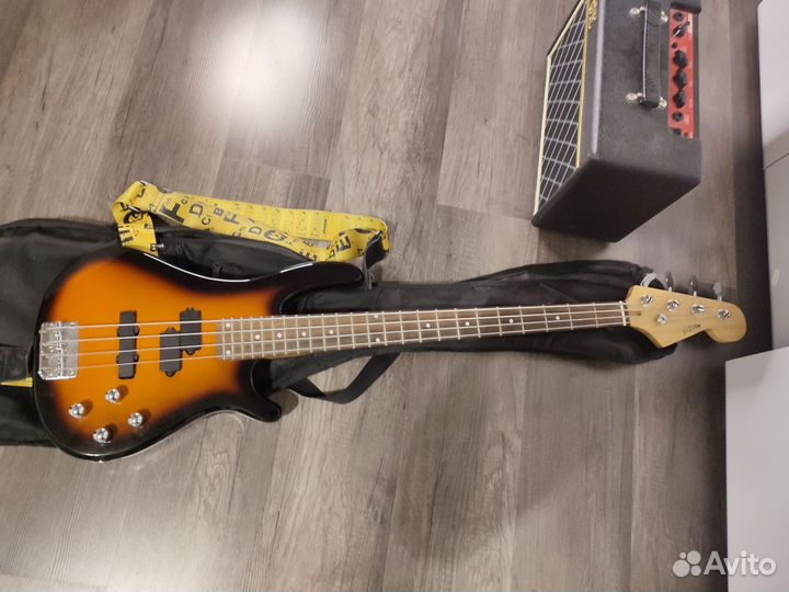 Бас гитара и комбик