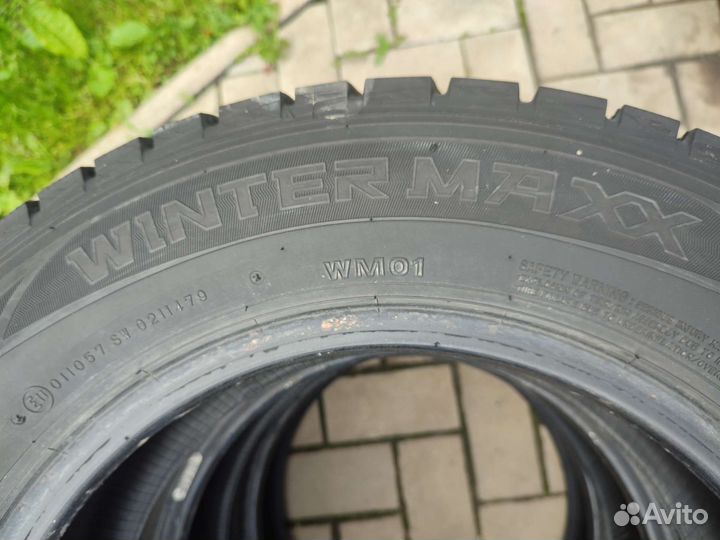 Dunlop SP Winter Maxx WM01 205/65 R15 94T