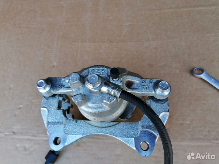 Суппорт передний mitsubishi 4605A862 outlander 3