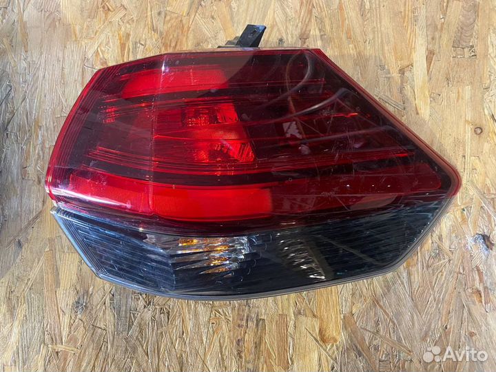 Задний фонарь Ниссан Х-Треил т32