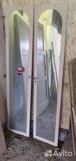 Дверца с зеркалом