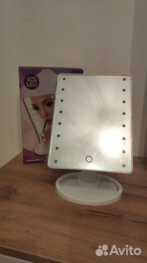 Зеркало косметическое с подсветкой