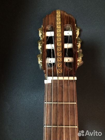 Классическая японская гитара