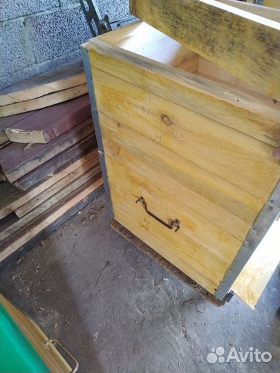 Улей для пчёл, мед