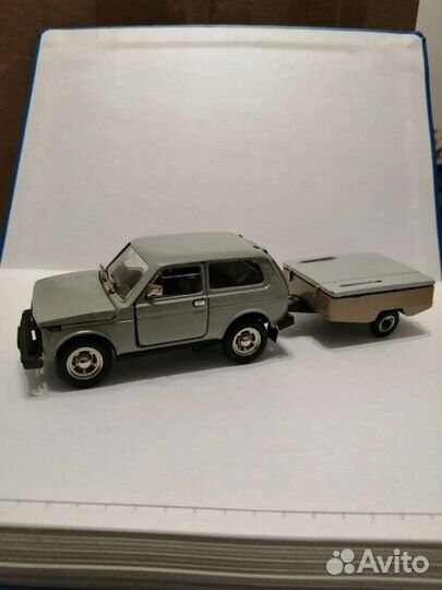 Модель автомобиля Нива Ваз 2121,1:43 Скиф