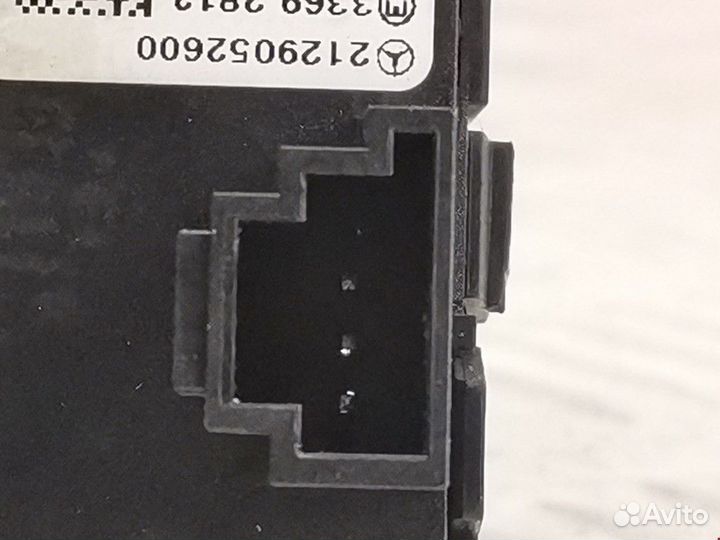 Кнопка аварийной сигнализации Mercedes-Benz