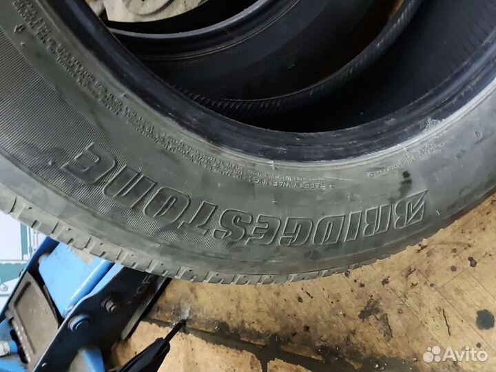 Bridgestone Dueler H/T 225/65 R17