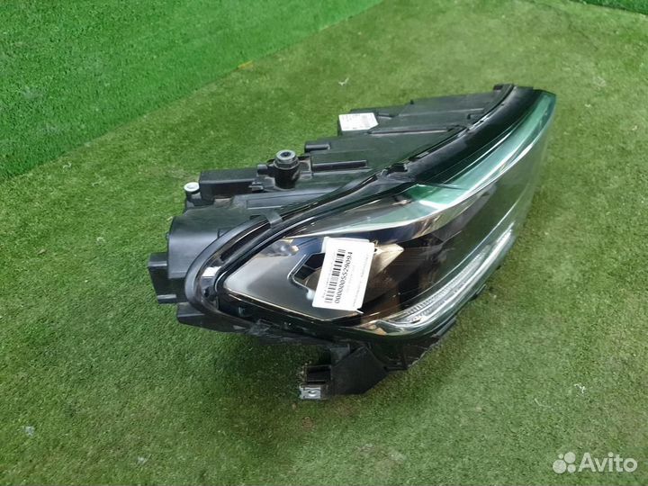 Фара правая Volkswagen Polo