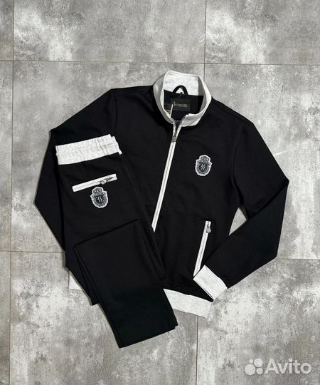 Спортивный костюм