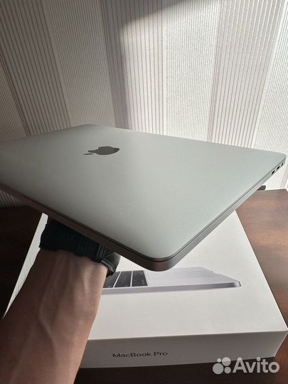 Macbook Pro 13 2019 A1989