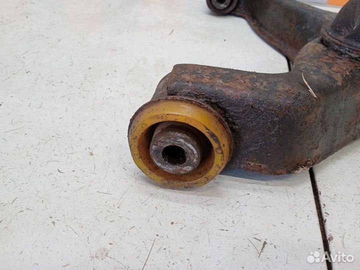 Рычаг передний правый нижний Mitsubishi Pajero 3