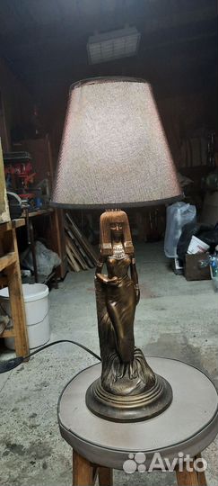 Лампа настольная
