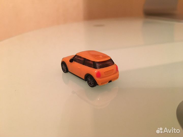 Модель Mini Cooper SD 214 Kinder Surprise 2015