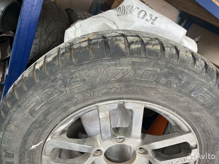 Шины диски и колеса на 16 УАЗ niva