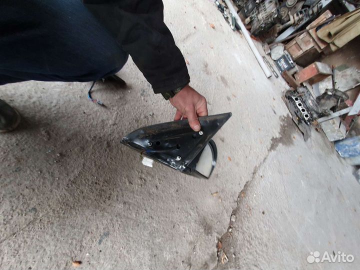 Правое зеркало на вортекс эстина 2012г