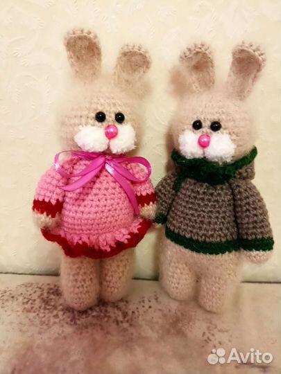 Вязаные зайцы и котики
