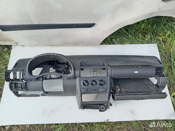 Торпедо передняя на опель корса в