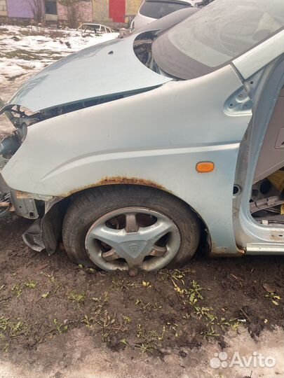 Крыло toyota prius 10