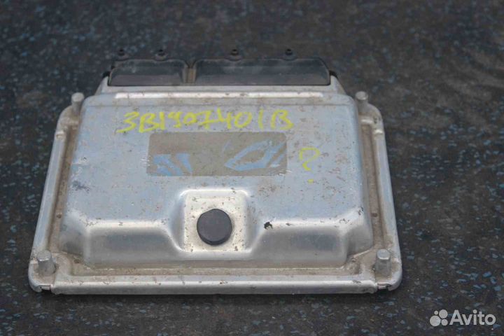 Блок управления двигателем Volkswagen Passat (Фоль