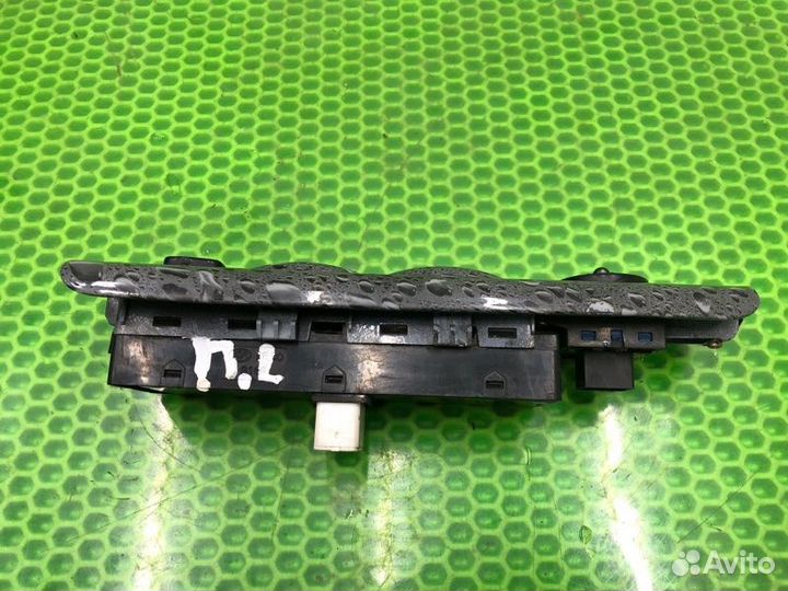 Блок управления стеклоподъемниками передний левый