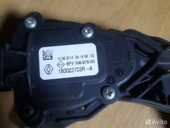 Педаль газа электронная Renault Ларгус 180022703R