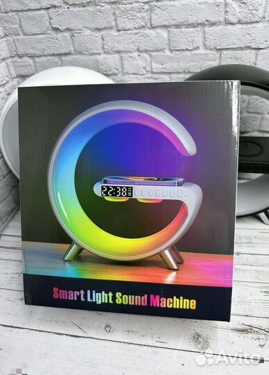 Универсальная световая и звуковая лампа 8в1