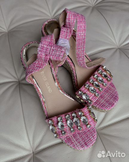 Босоножки River Island