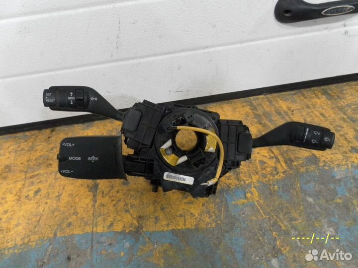 Стрекоза Ford Focus 2 с под рулевым переключателе